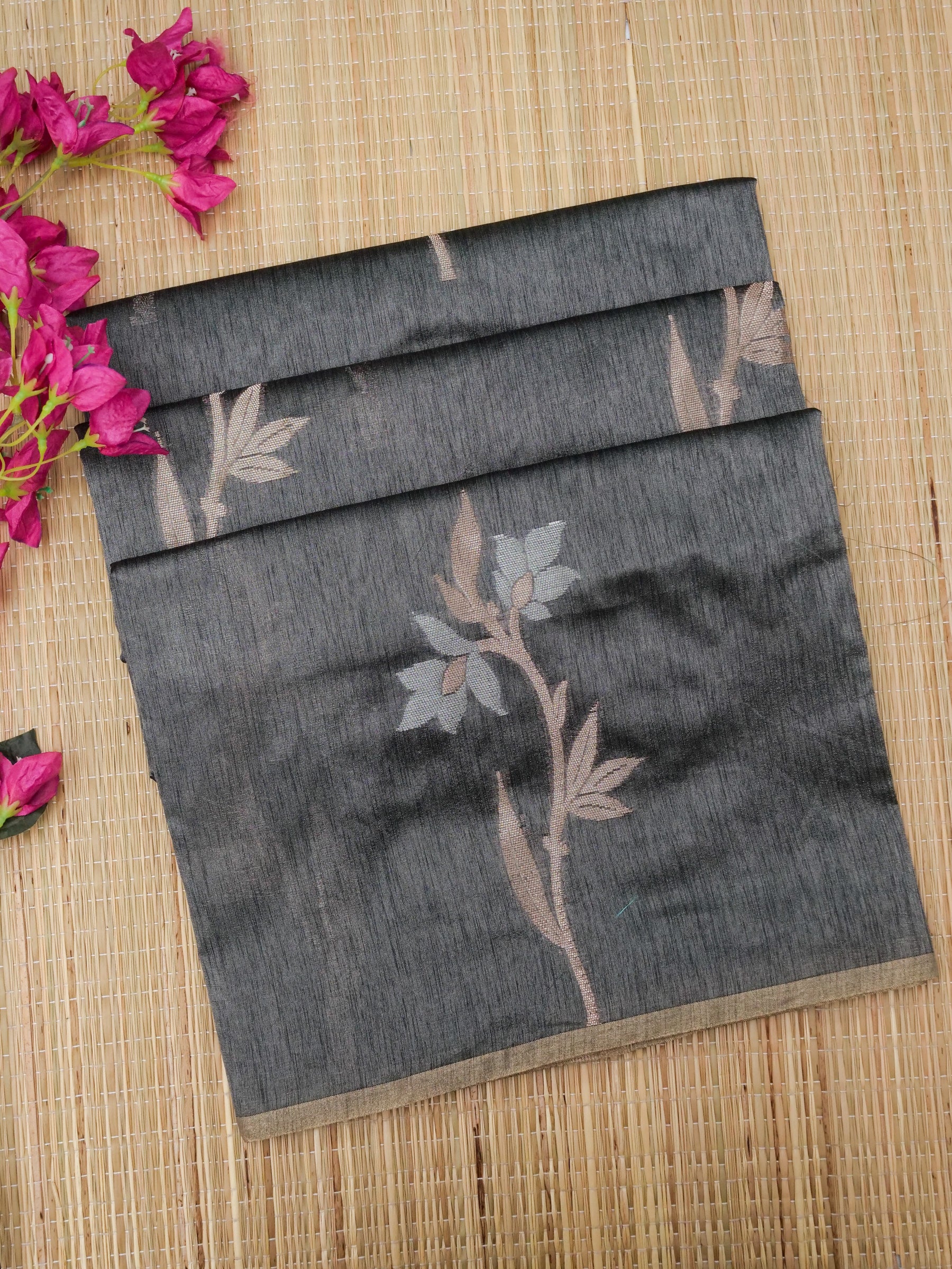 Banarasi tussar silk skurt Meena Buta border and banarasi pallu with jacquard Blouse