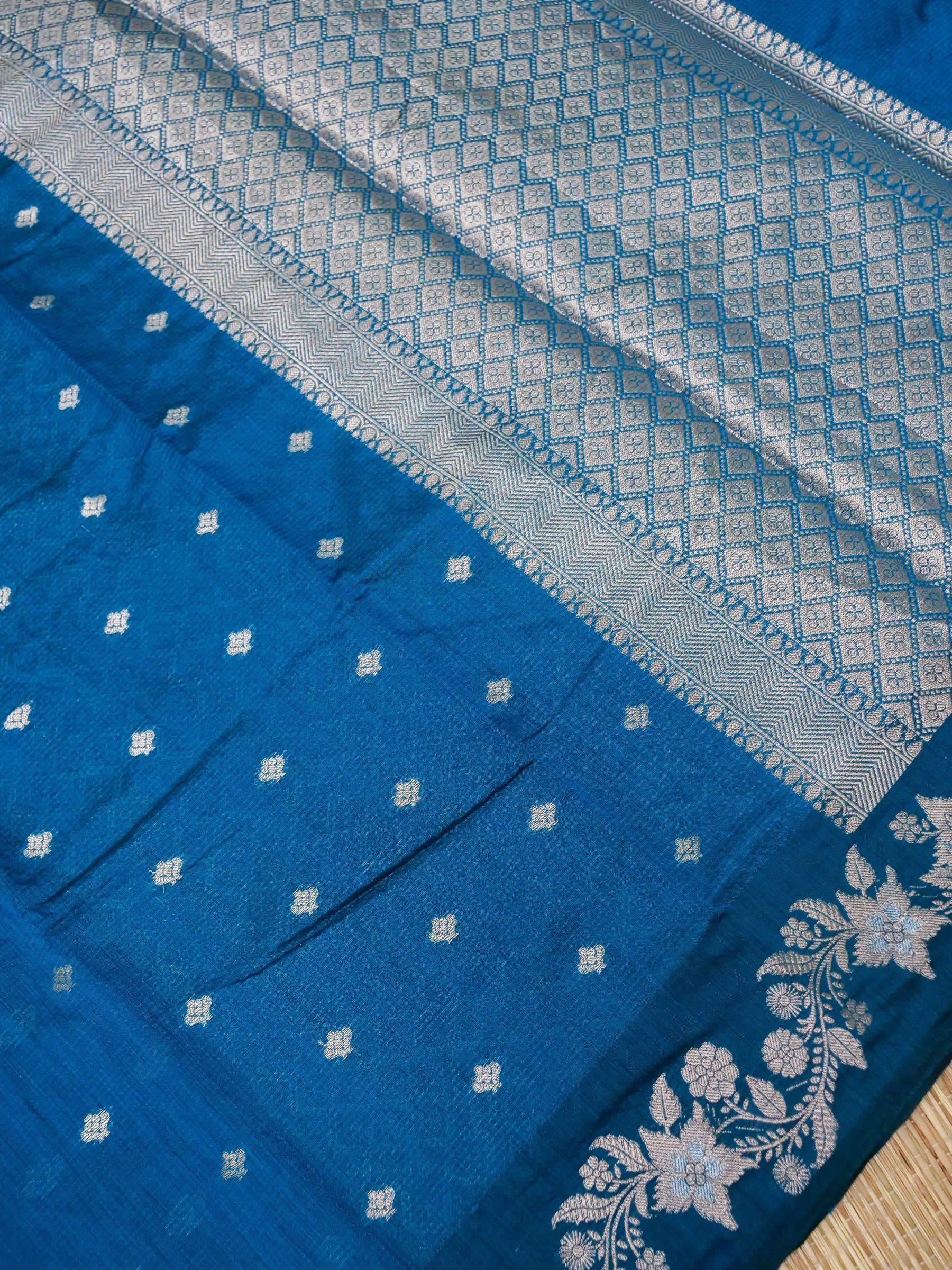 Banarasi Mangalgiri cotton silk allover jari buti with floral lahariya jari Meena border rich pallu with jacquard Blouse