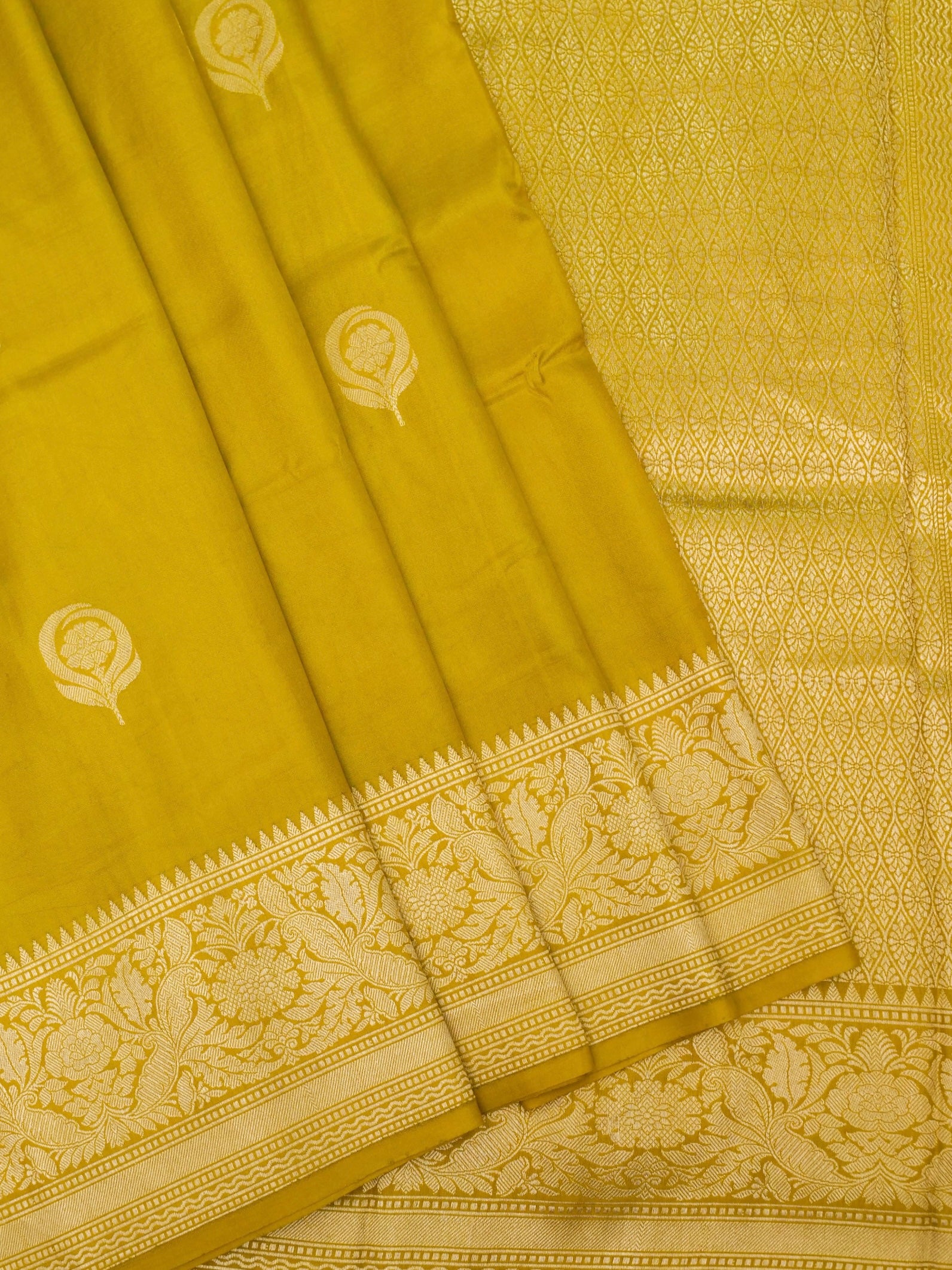 Banarasi handloom pure raw mango kadwa buti design with blouse