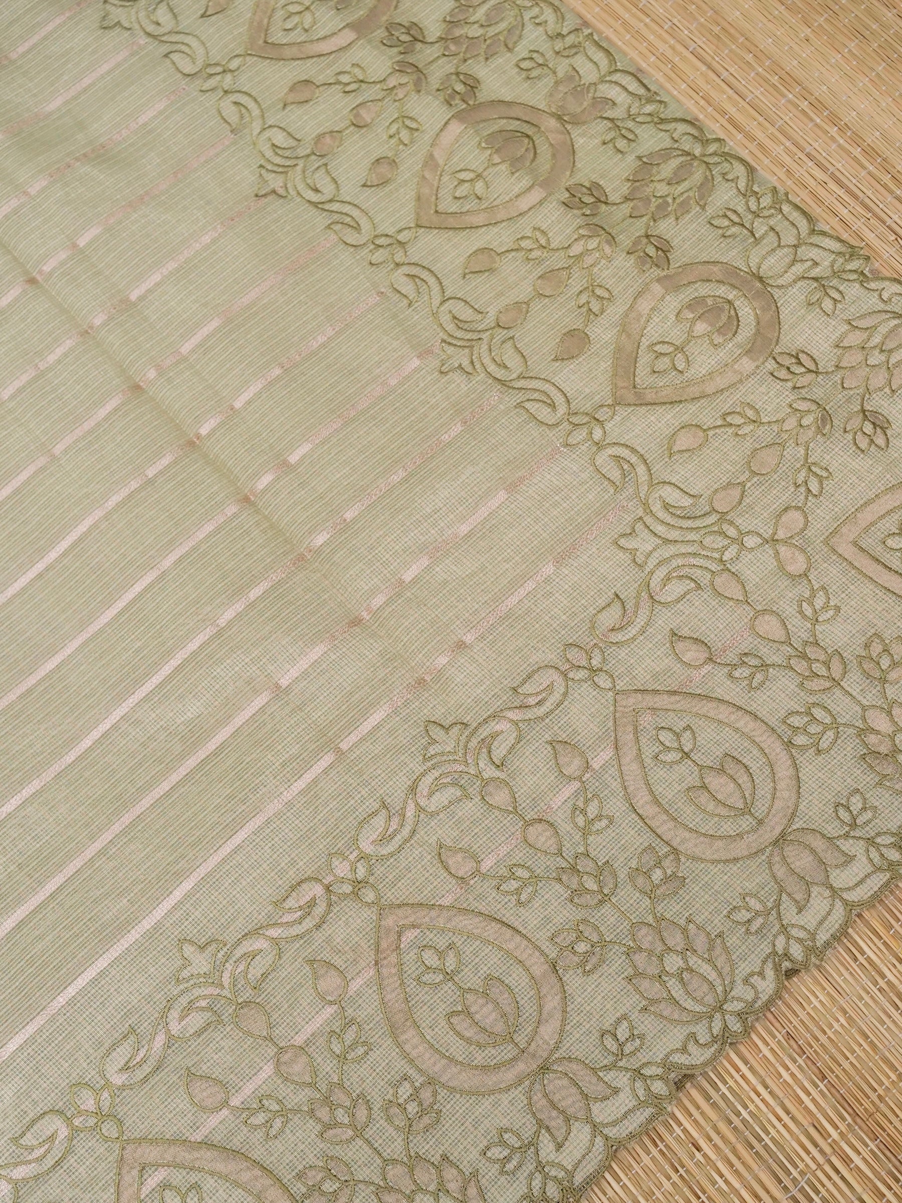 Banarasi kota tissue silk allover jari linning and embroidery aplic pallu attached applic computer embroidery border with golden tissue Blouse