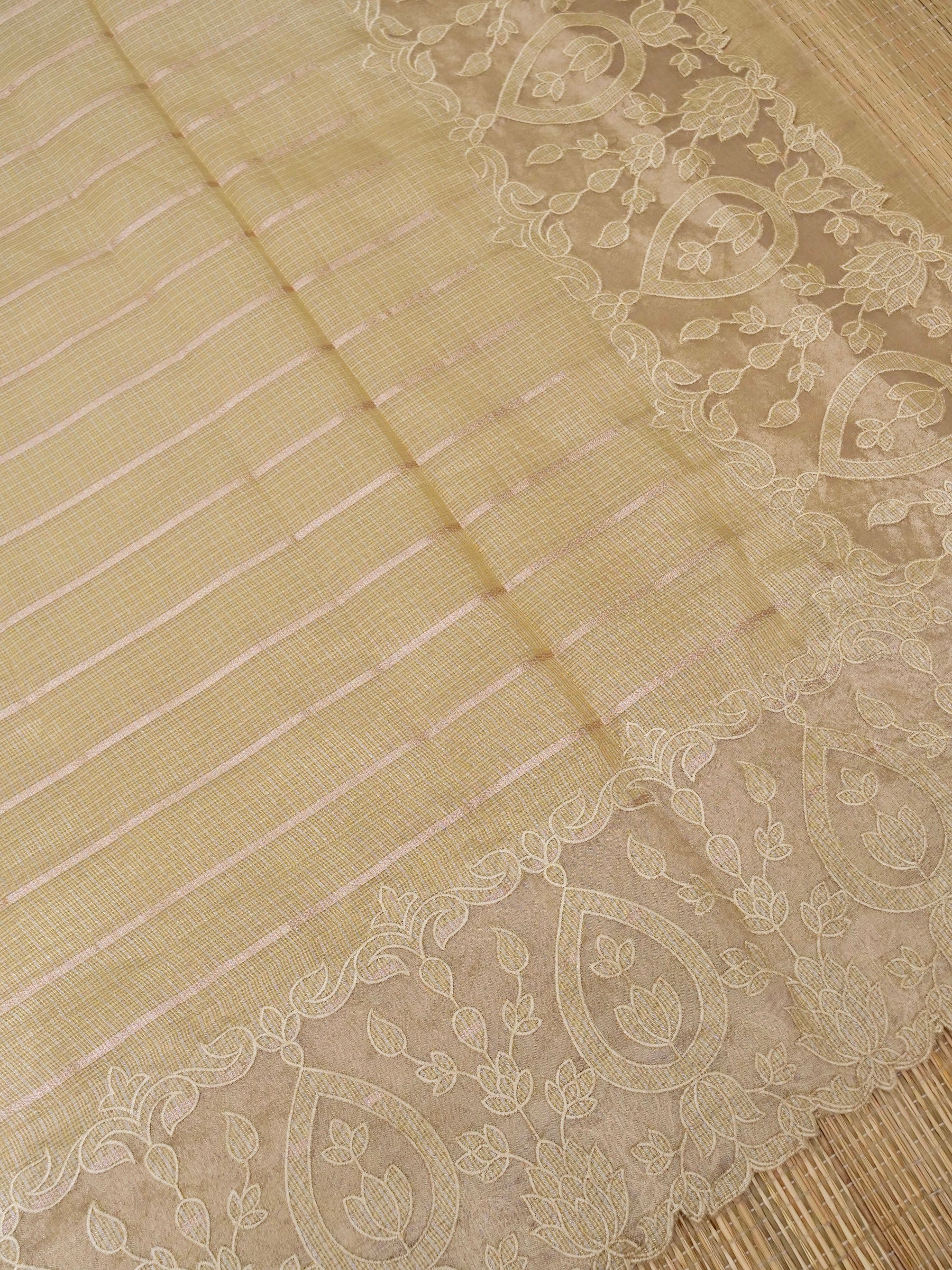 Banarasi kota tissue silk allover jari linning and embroidery aplic pallu attached applic computer embroidery border with golden tissue Blouse