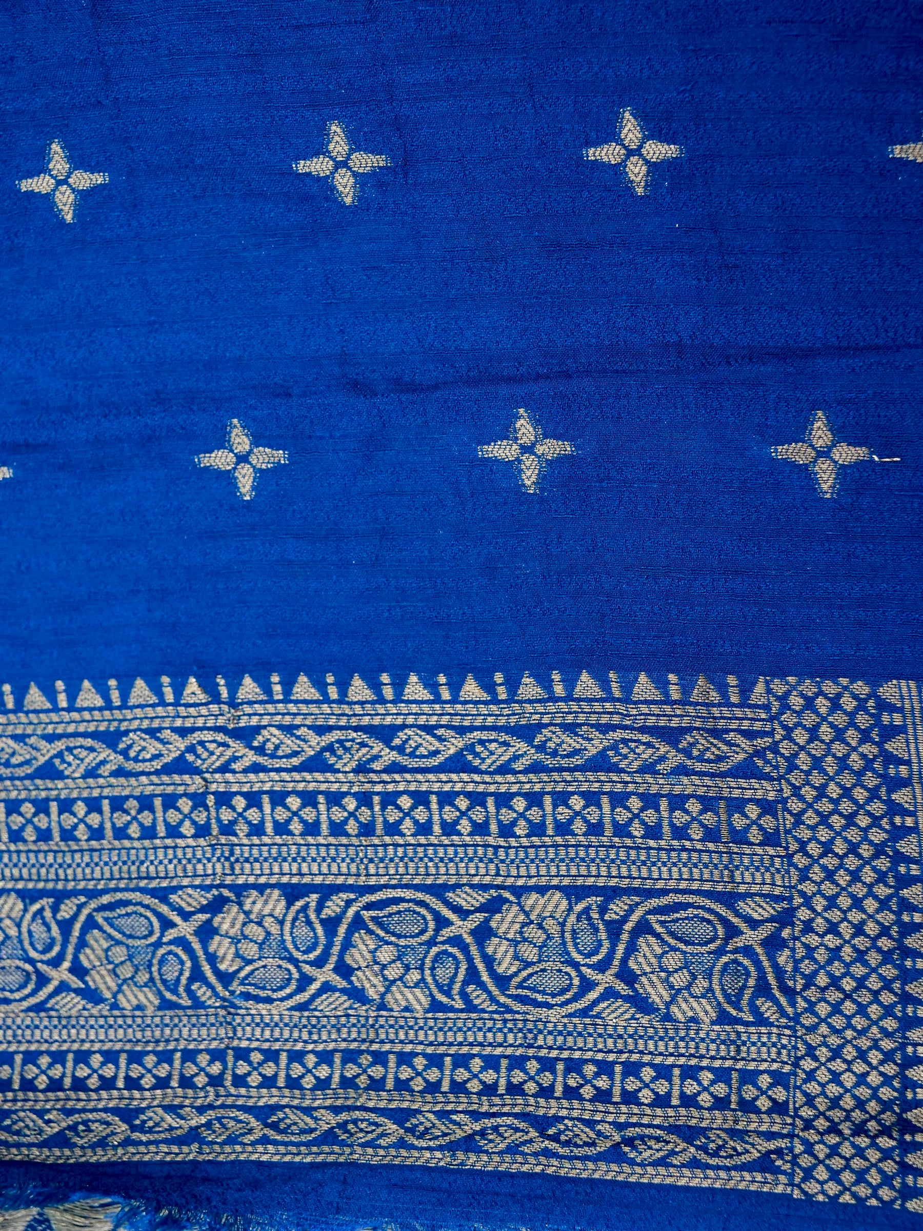 Banarasi Russian silk allover resham embroidery with Kanchi border and rich pallu attached jari buti Blouse