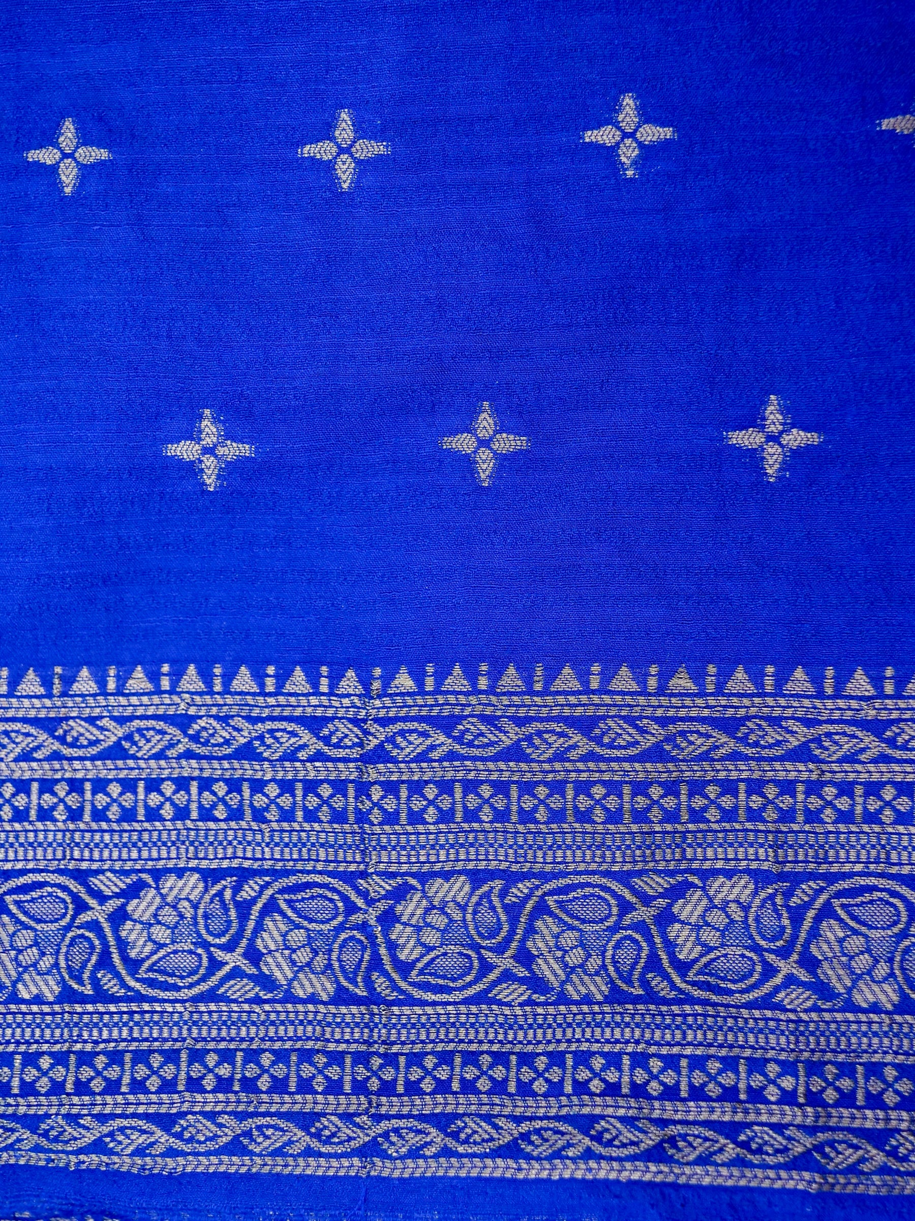 Banarasi Russian silk allover resham embroidery with Kanchi border and rich pallu attached jari buti Blouse