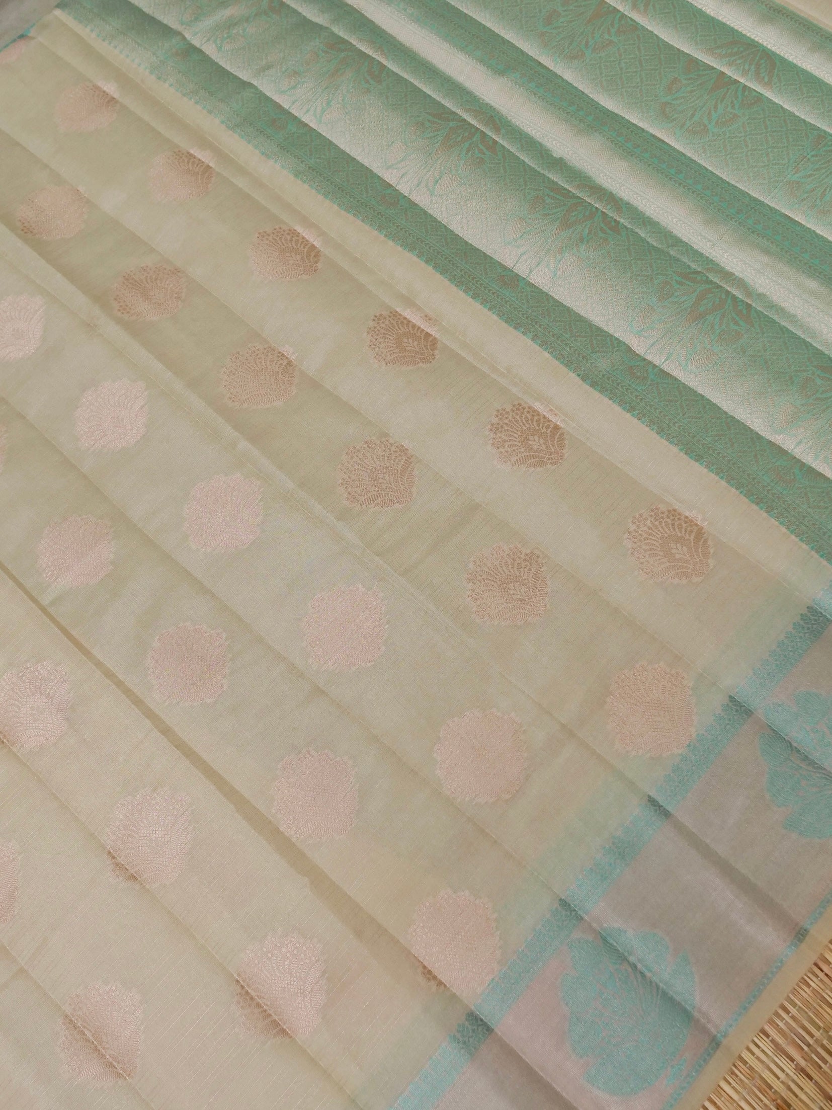 Cotton moti silk zari linning with tissue jari buta border with rich pallu and jacquard Blouse