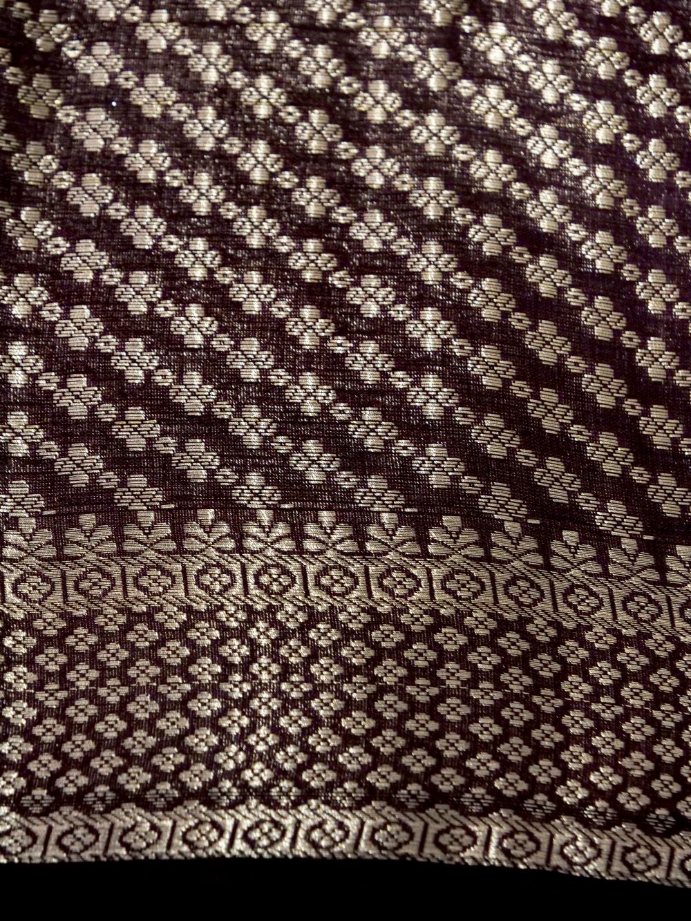 Banarasi Chiniya Silk Allover Zari Buti with Small Border and Contrast Blouse