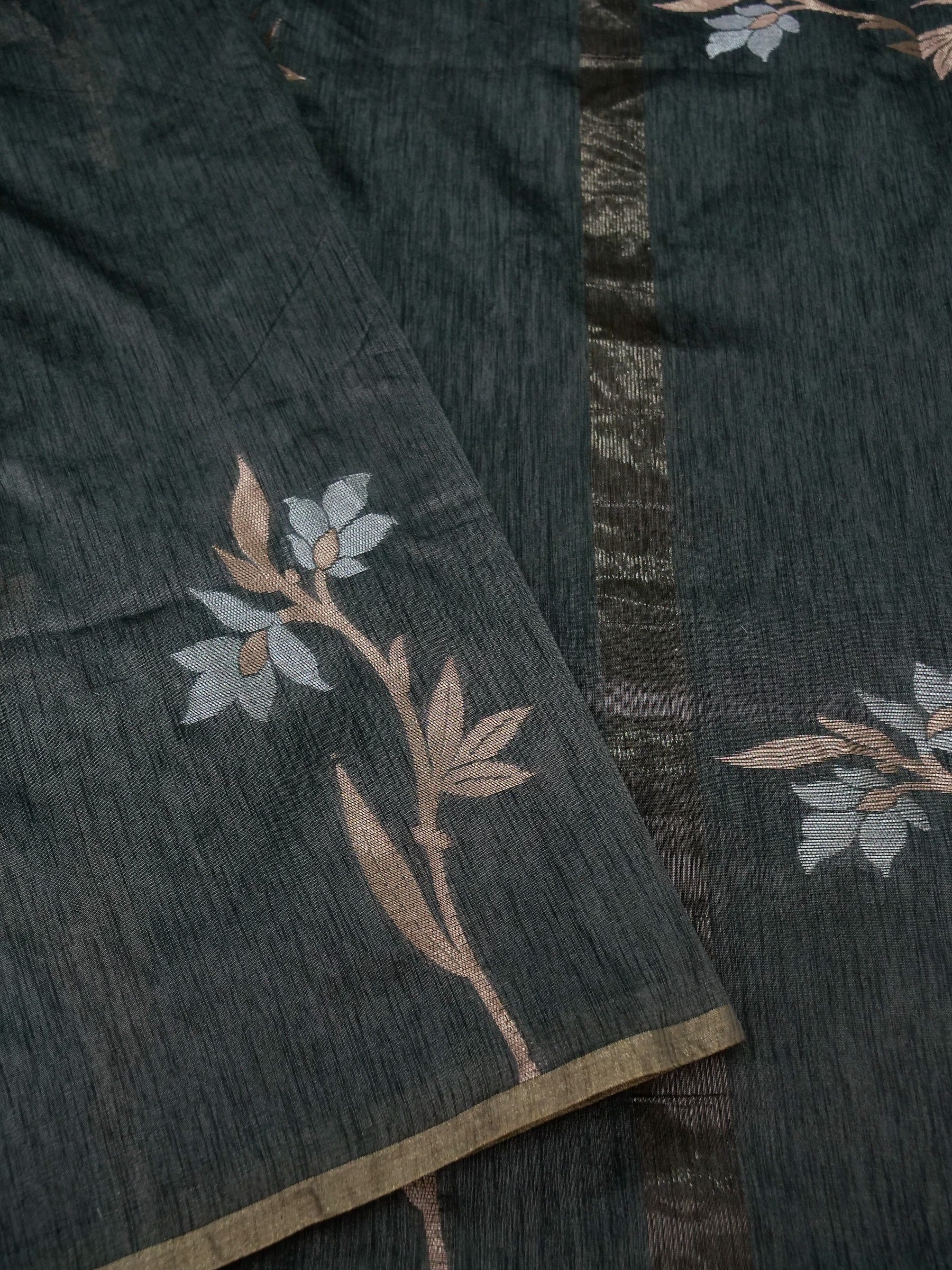 Banarasi tussar silk skurt Meena Buta border and banarasi pallu with jacquard Blouse