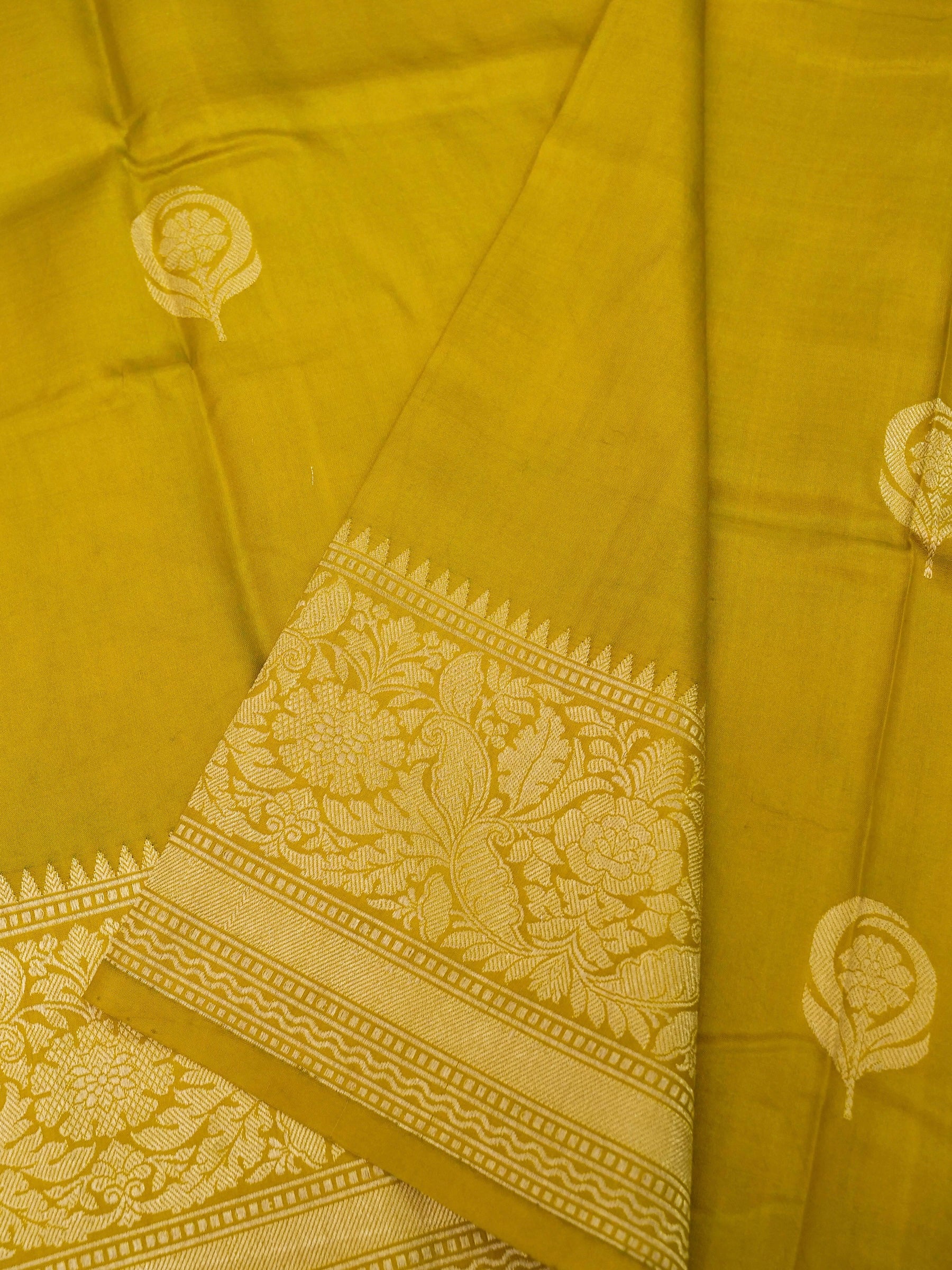 Banarasi handloom pure raw mango kadwa buti design with blouse