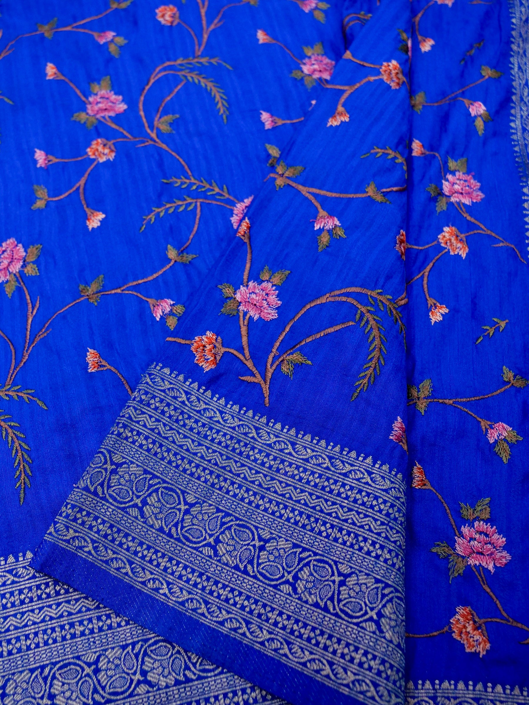 Banarasi Russian silk allover resham embroidery with Kanchi border and rich pallu attached jari buti Blouse