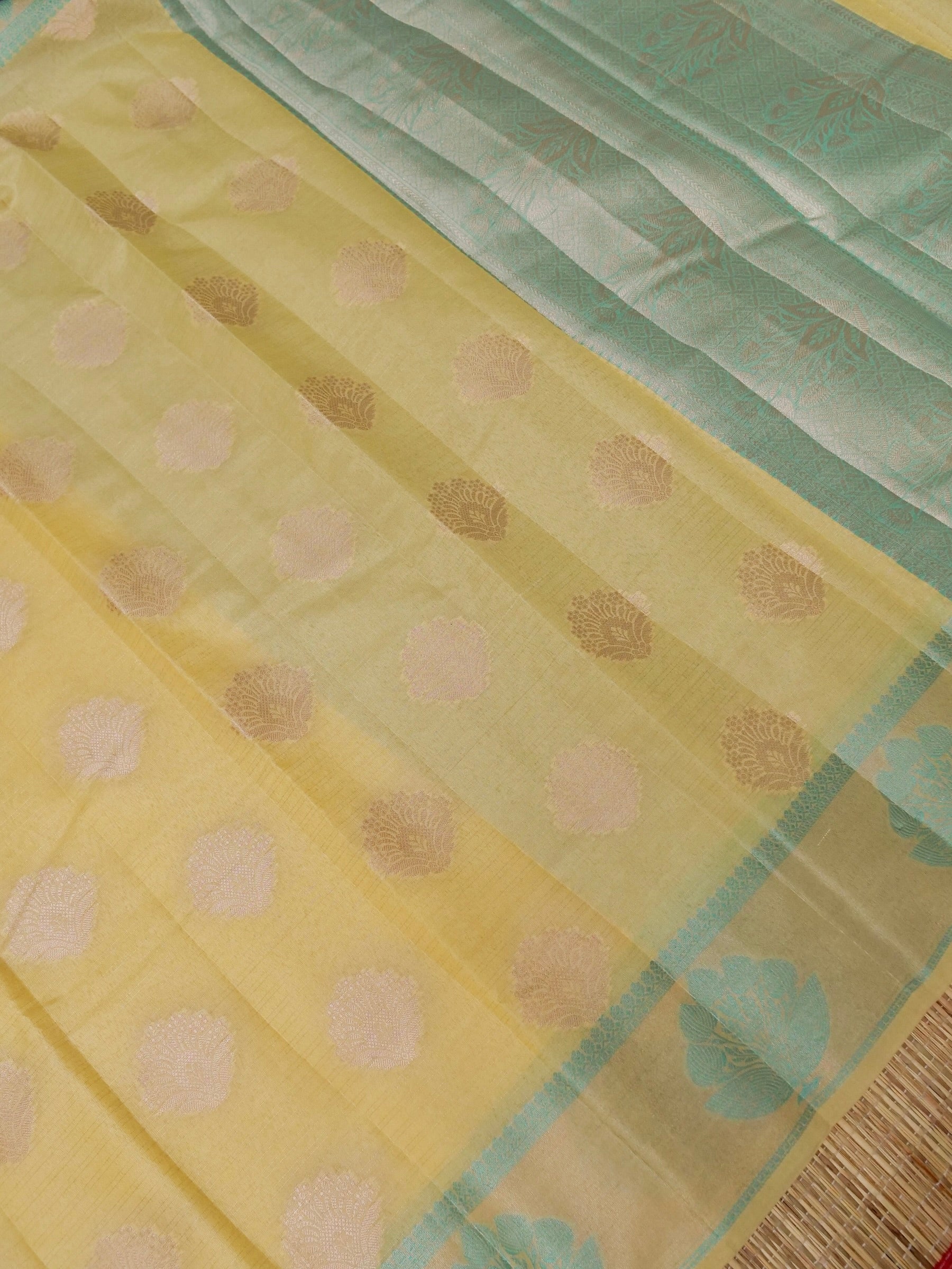 Cotton moti silk zari linning with tissue jari buta border with rich pallu and jacquard Blouse