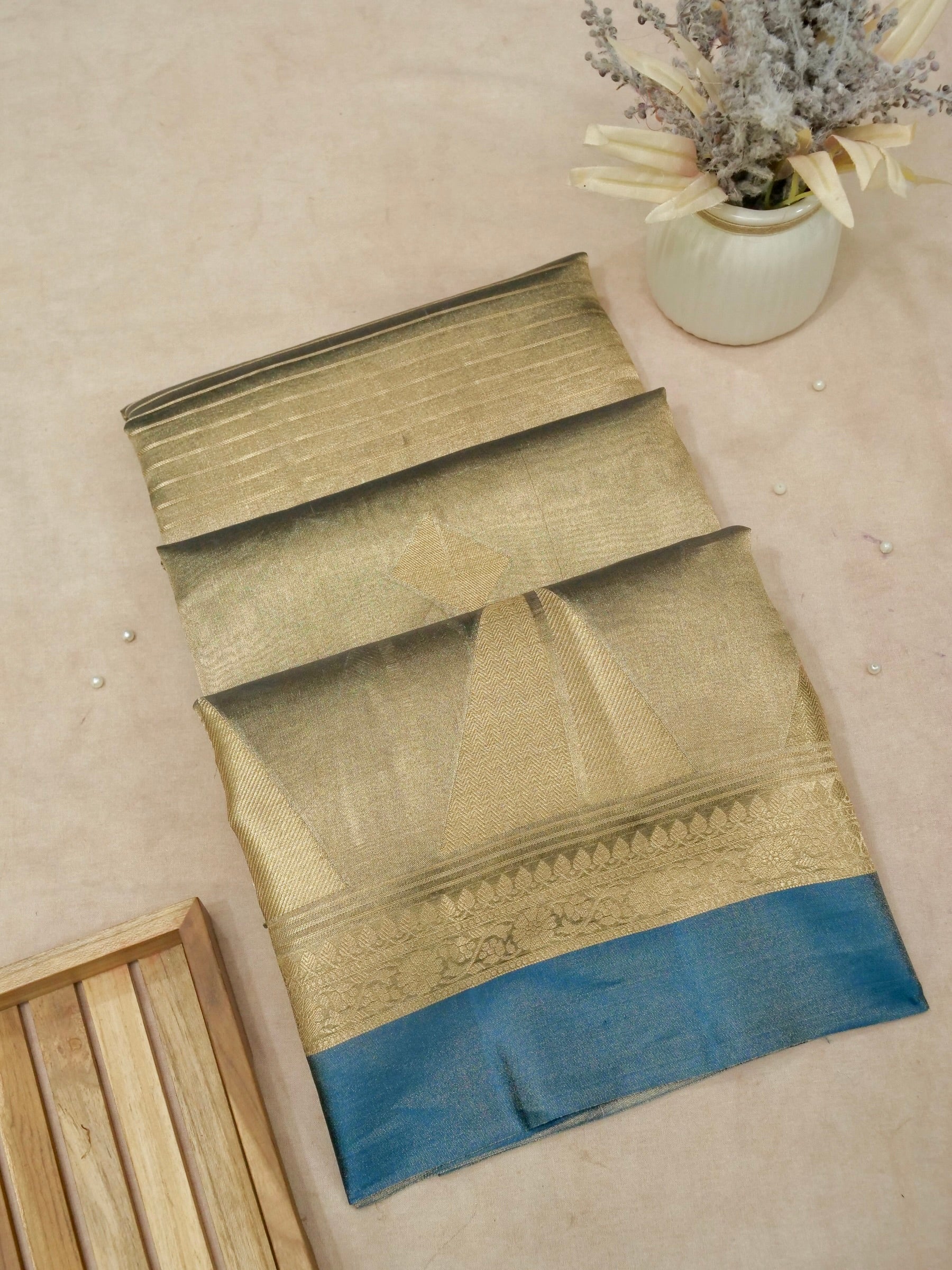 Banarasi Pure Tissue Silk with Contrast Border and Blouse