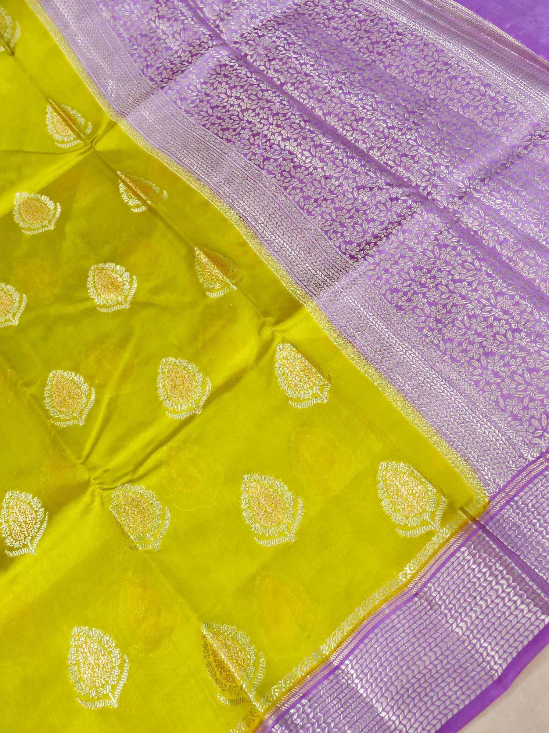 Banarasi Pure Mango Silk Allover Sona Rupa Zari Buti with Contrast Blouse and Patta