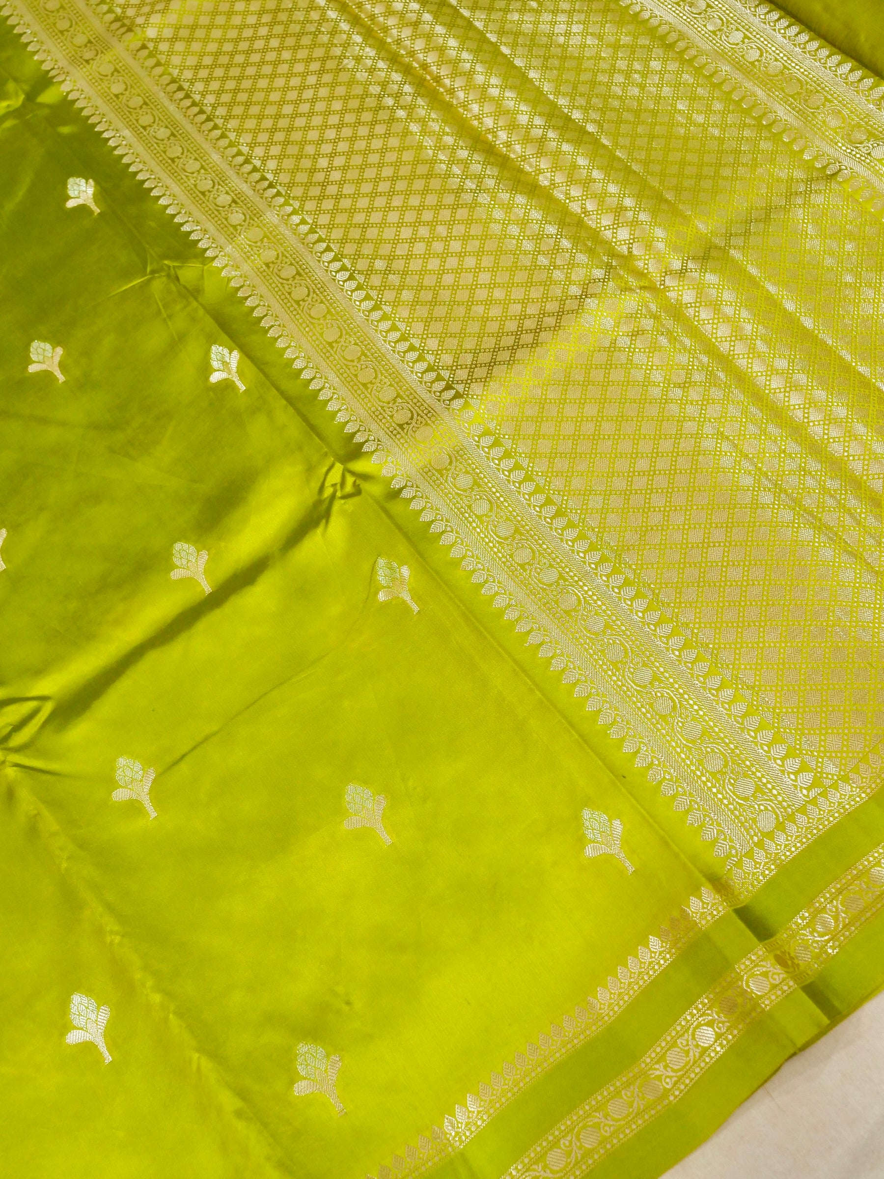 Banarasi Pure Mango Silk Allover Sona Rupa Zari Buti  Design with Satan Patta Attached