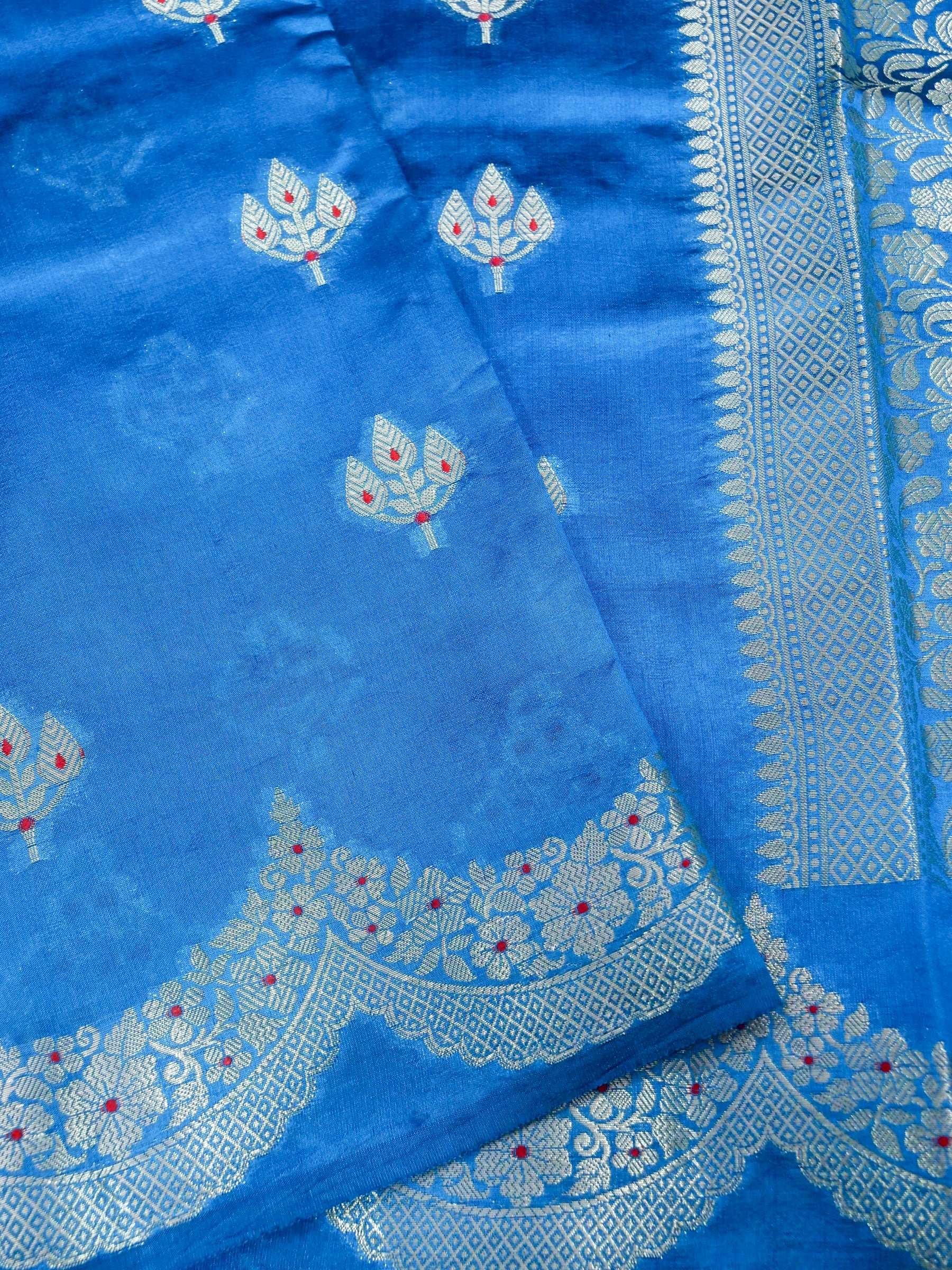 Banarasi Pure Mango Silk Saree With Red Meena and Zari Buti Attached Contrast Blouse