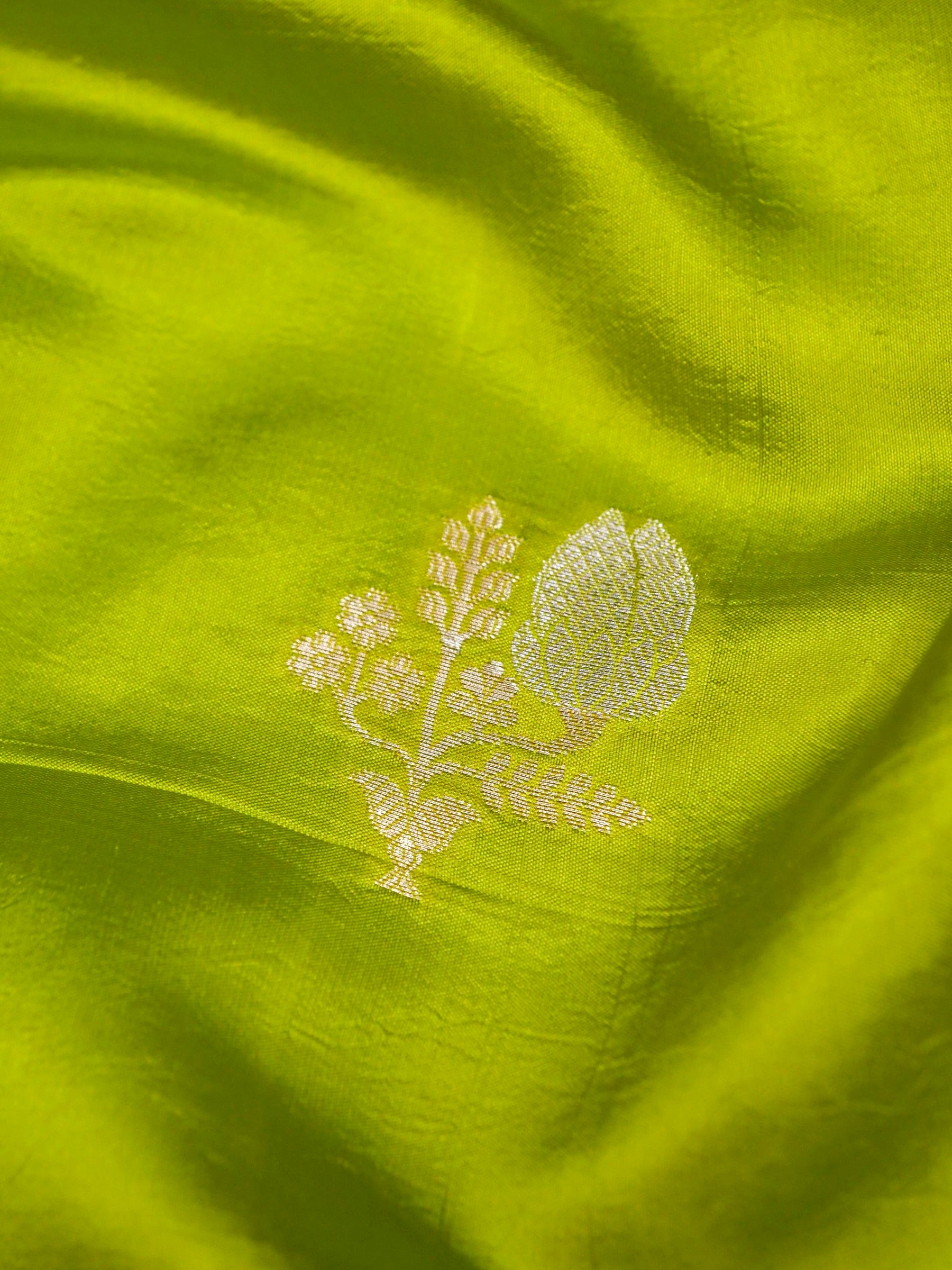 Banarasi Mango Silk Saree Allover Sona Rupa Zari Buti with Contrast Blouse