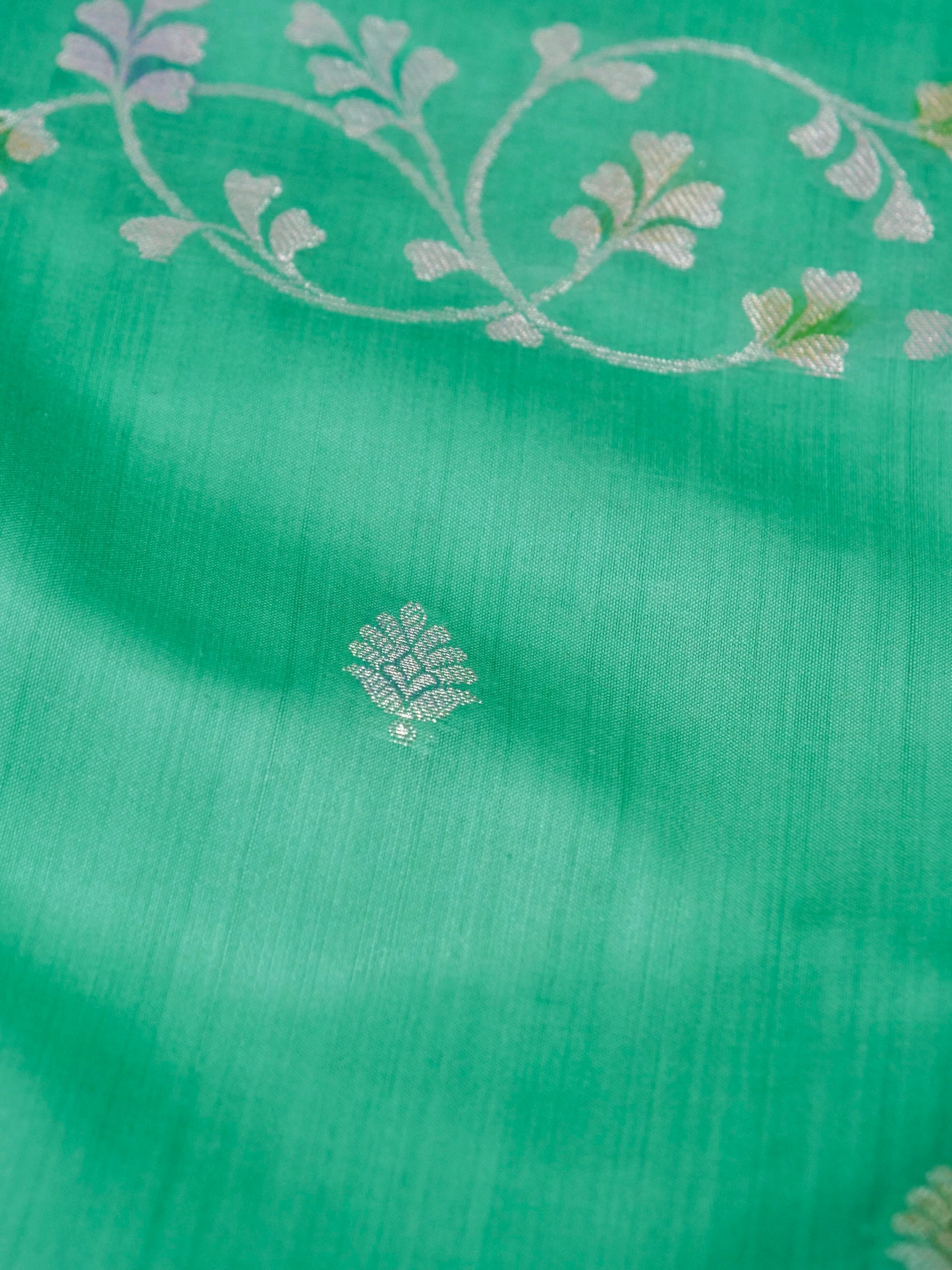 Banarasi Pure Chiniya Silk Allover Fany Floral Zari Buti Design with Hand Brushing Self Dye