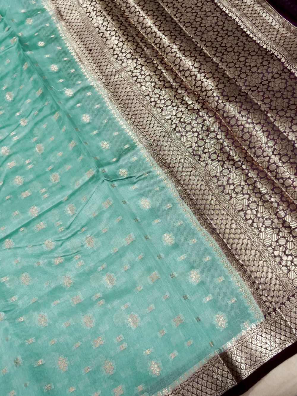 Banarasi Chiniya Silk Allover Zari Buti with Small Border and Contrast Blouse