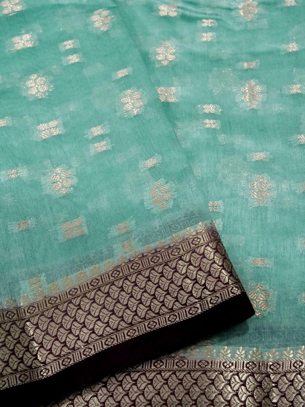 Banarasi Chiniya Silk Allover Zari Buti with Small Border and Contrast Blouse