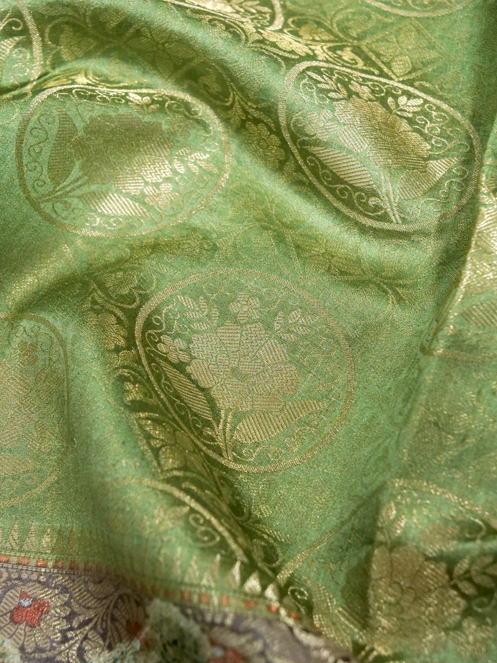 Banarasi Pure Chiniya Silk with Jaquard Border and Printed Pallu